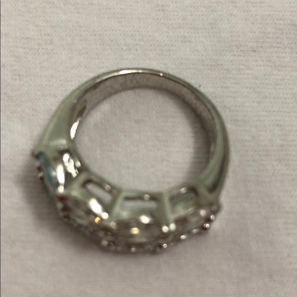 Ring - Picture 3 of 4